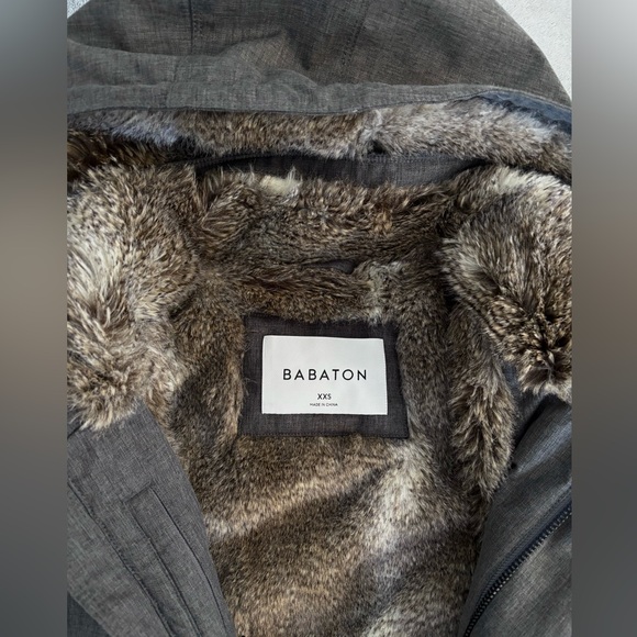 Women’s Aritzia Babaton grey Hooded Oskar Parka Coat - Picture 4 of 7